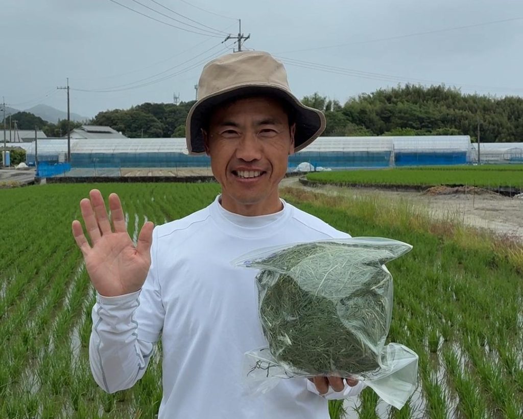 チモシーを持つうさぎ専門農家オジマ
